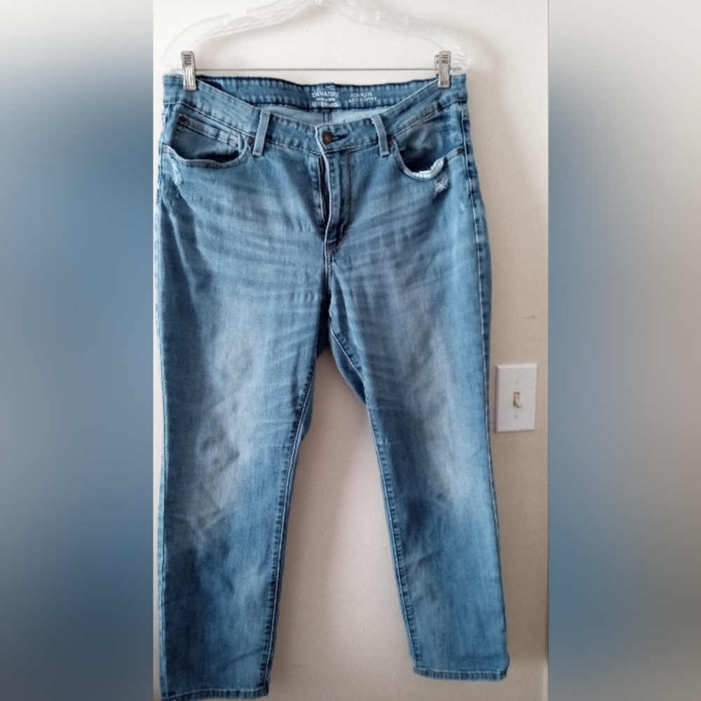 Levi Strauss Mid Rise jeans